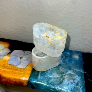 Apple AirPod Case AirPod Gen 1 or 2 Swirling Marbled White & Gold Flakes